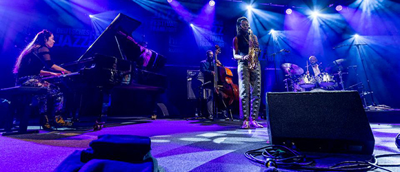 Saxophonistin Lakecia Benjamin beim 53. Deutsches Jazzfestival Frankfurt 2022